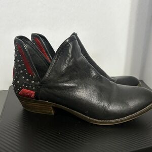 Lucky Brand Kambri Boots Women 9M Black Leather Block Heel Ankle Bootie Studs